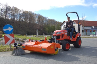 Kubota BX2350